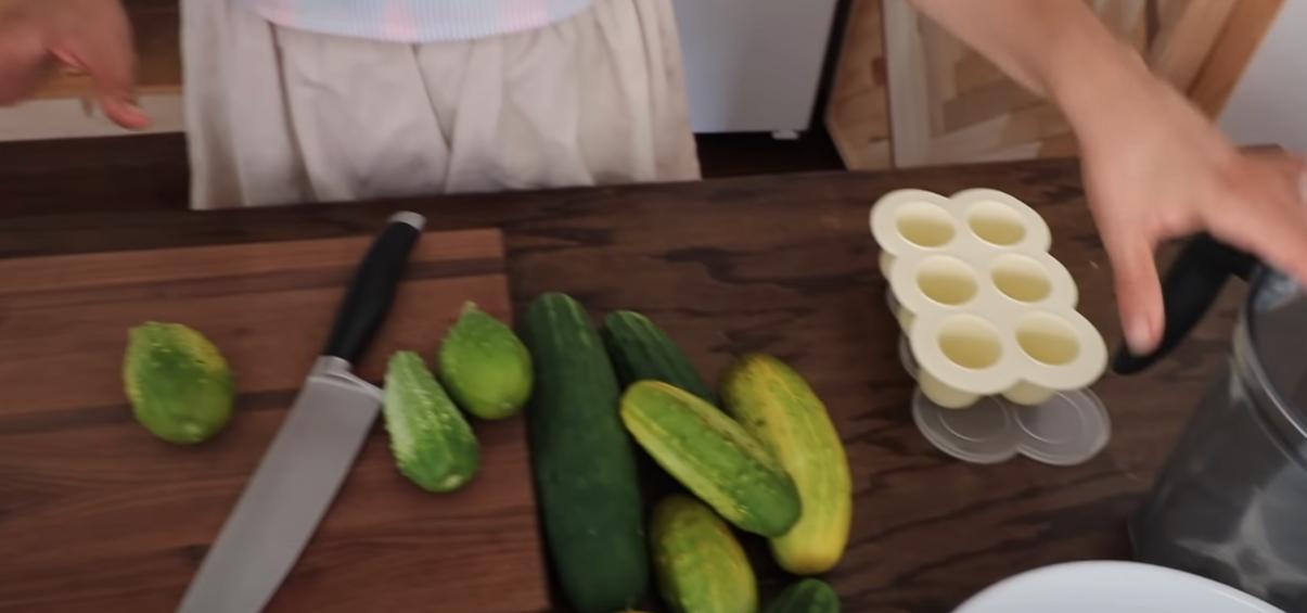  vacuum sealing cucumbers in my kitchen