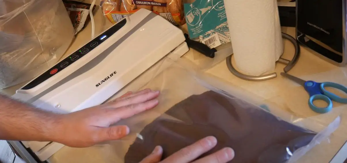  vacuum sealing ground coffee