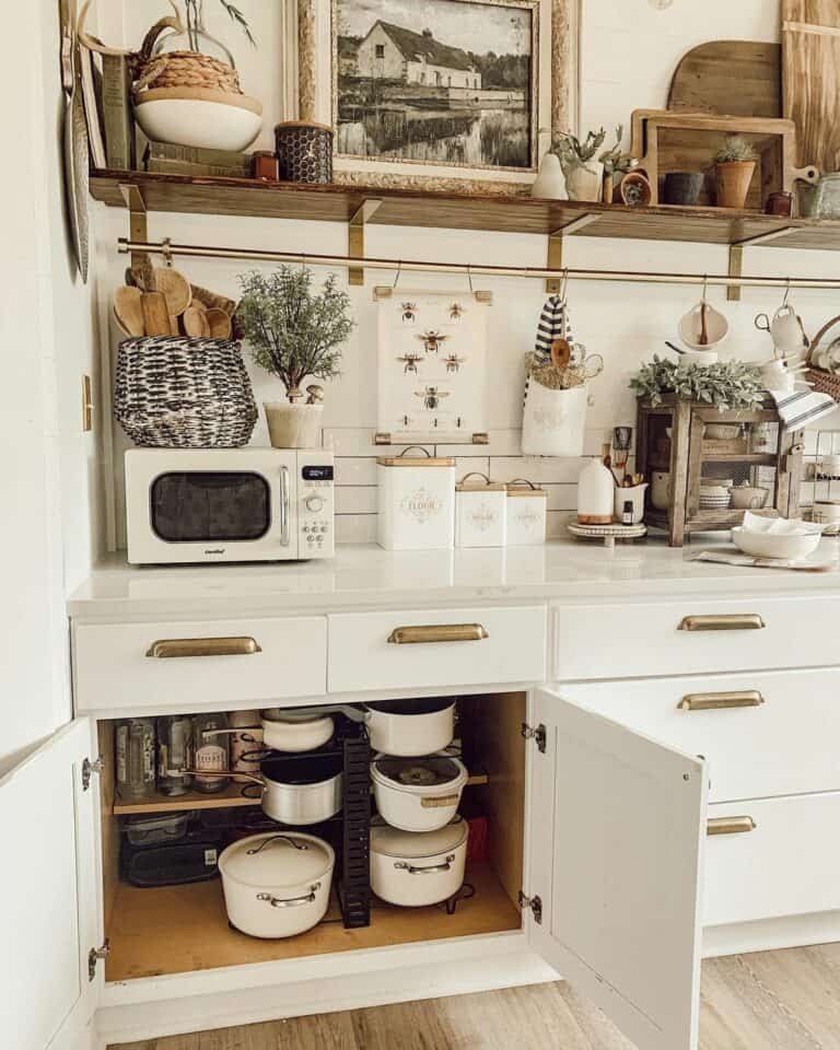 Adjustable metal pot rack