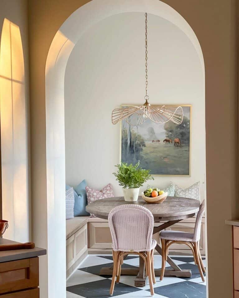 Arched doorway nook